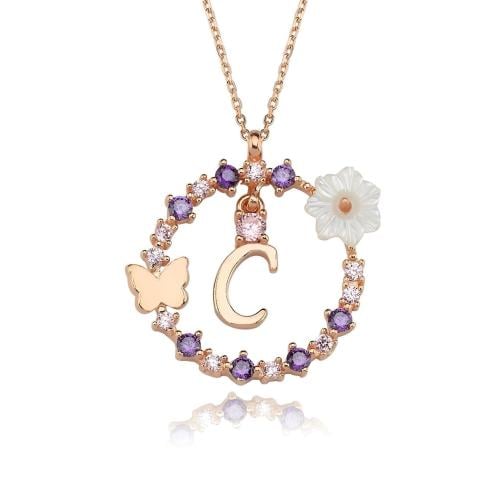 سلسال فضة فريد مطلي بالذهب بحرف (C)، يزدان بفراشة...