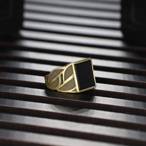 خاتم بصياغة أنيقة من الفضة الخالصة عيار 925 بحجر أ...