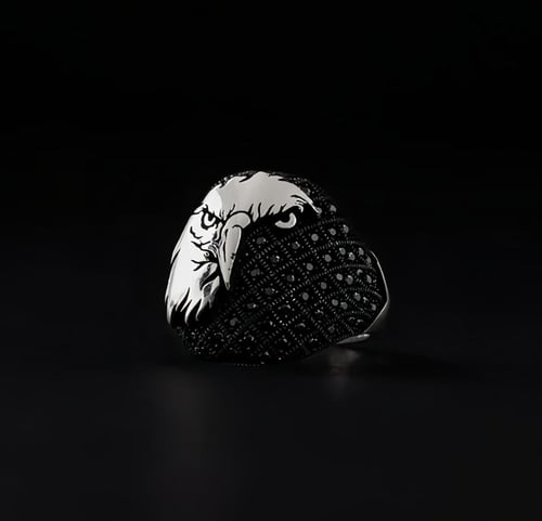 خاتم رأس الصقر من الفضة الإسترلينية الخالصة بالكام...