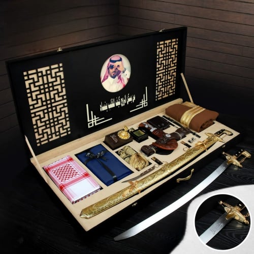 بوكس تذكاري فاخر بسيف ليزر ومجموعة منتجات راقية مع...