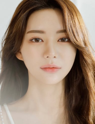 عدسات LOLOA لون العدسه : لاتيه