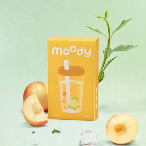 عدسة شركة moody اليابانيه لون العدسة: شاهي المشمش...