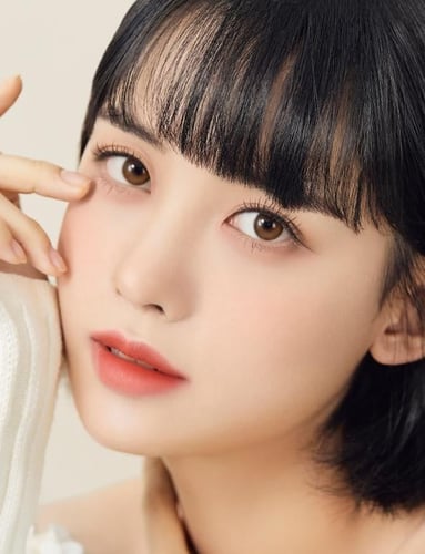 عدسات LOLOA لون العدسة : داليا براون