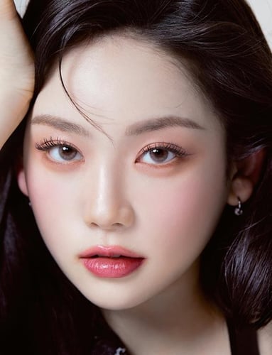 عدسات LOLOA لون العدسه : كوكنت