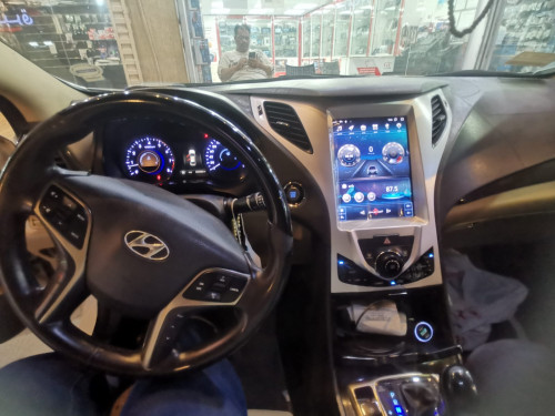 Hyundai Azera 2012-2014 screen Tesla