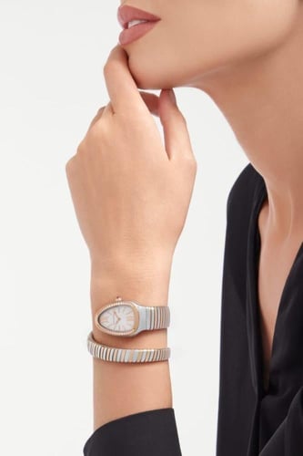 ساعة نسائية عصرية