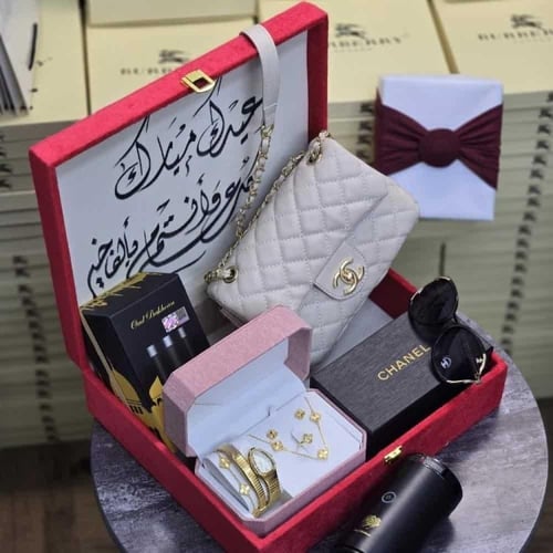 هدية نسائيه ماركه شانيل