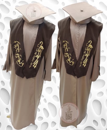 عبايه تخرج مع قبعة + وشاح شامل التطريز الاسم والتا...