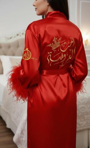 تفصيل وتطريز روب العروسه مع ريش حسب الطلب متوفرة ب...