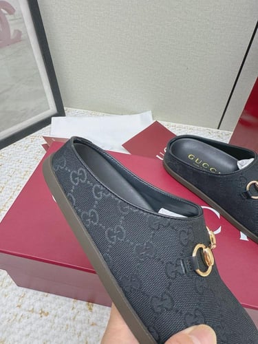 حذاء قوتشي هاي كوالتي