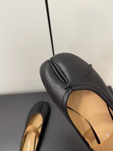 حذاء ميزون مارجيلا