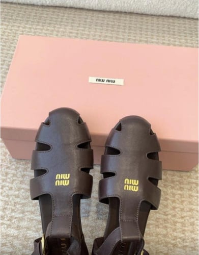 حذاء ميوميو