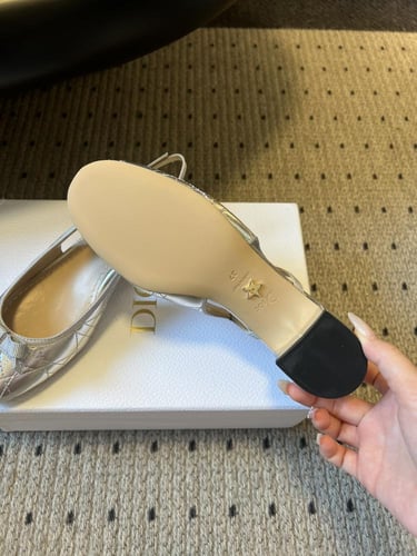 حذاء ديور هاي كوالتي