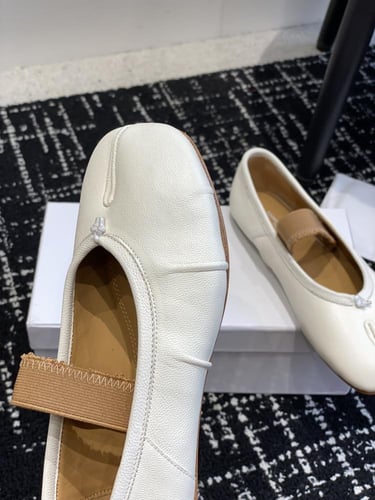 حذاء ميزون مارجيلا