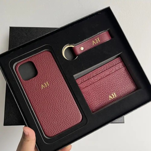 محفظه وميداليه وكفر مع طباعه أحرف