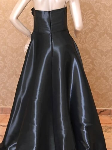 فستان سهرة زيتي