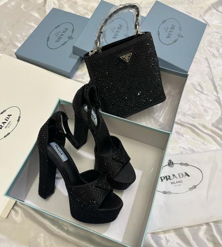 طقم شنطة + حذاء كعب برادا