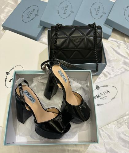 طقم شنطة + حذاء كعب برادا