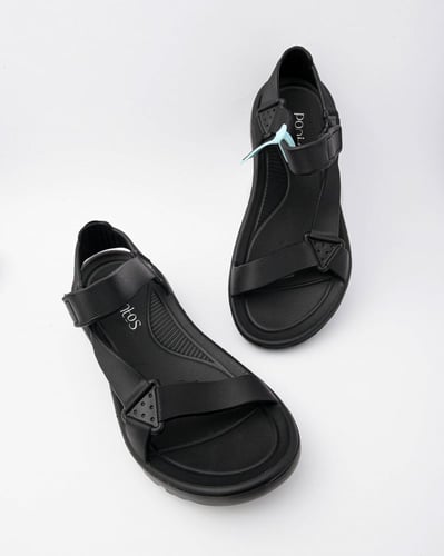 شبشب شباط اسود