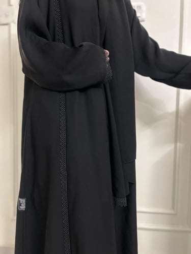 (عباية صبا ) بالدانتيل تفصيل ممتاز