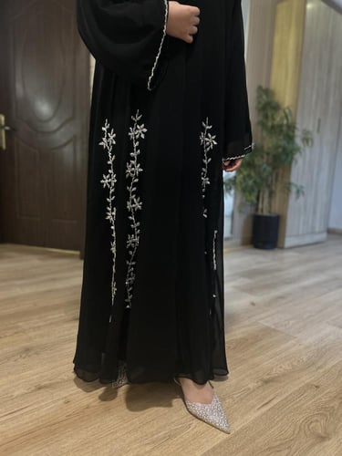 عباية ريماس شيفون مزينه بشك ورود انيقة