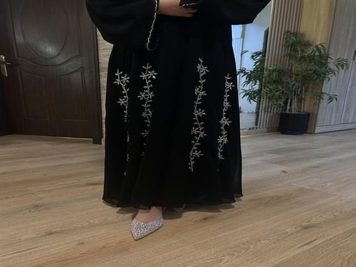 عباية ريماس شيفون مزينه بشك ورود انيقة