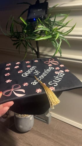 قبعة تخرج تصميم حسب الطلب