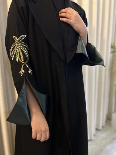 عباية وطنية موديل رسمي متوفرة بخيارات