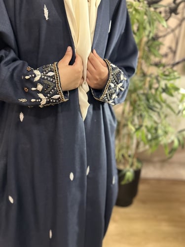عباية لنن تطريز وشك