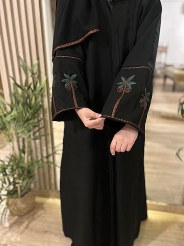 عباية وطنية تصميم النخلة تطريز