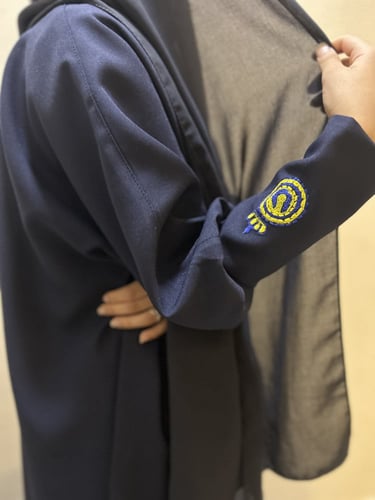 عباية النصر متوفر لونين اسود وكحلي