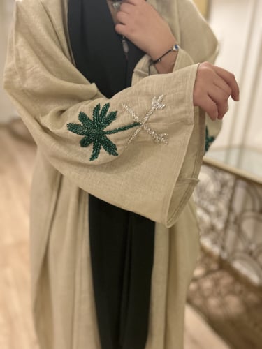 عباية وطنيه متوفره الوان