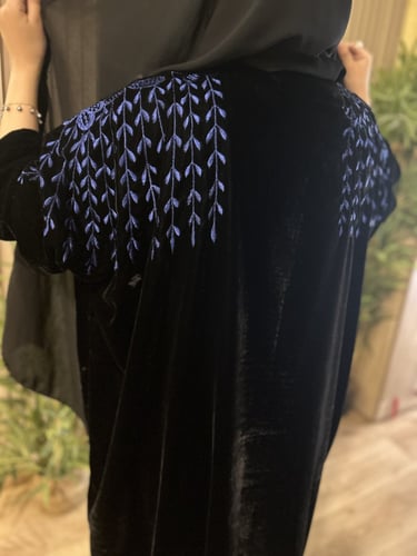 عباية مخمل تطريز