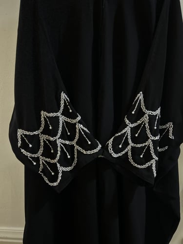 عباية دلال ) كريب ملكي متوفره بخيارات