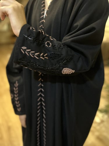 عباية رنيم ) شتوية مطرزه قماش جوخ