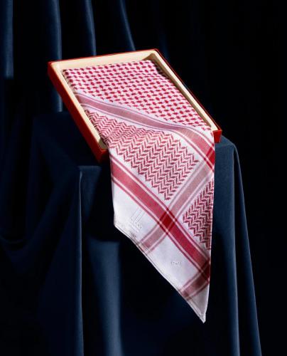 شماغ هيلدون HILDON 2026 احمر كلاسك الشيوخ فاتح