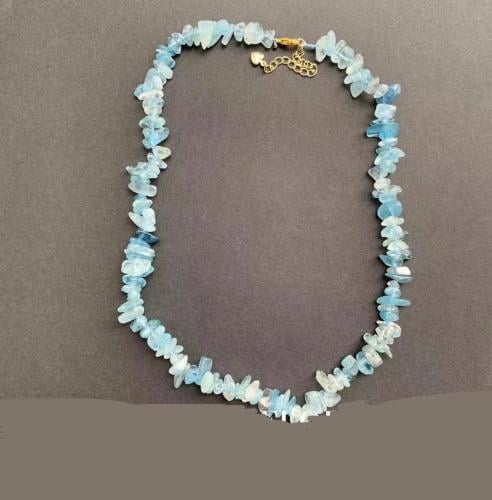 عقد شوكر من حجر اكوامارين خام ( Aquamarine )