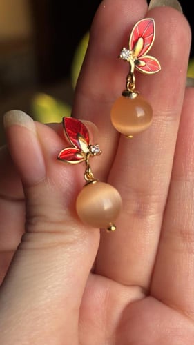 حلق حجر عين القط ( cat eyes )