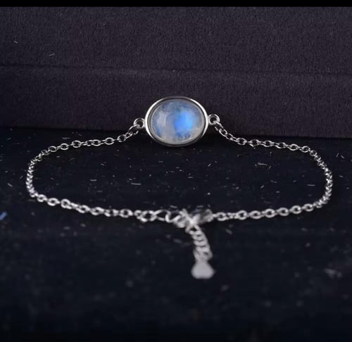 اسورة من حجر القمر فضة عيار 925