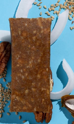 لوح تمر باللوز