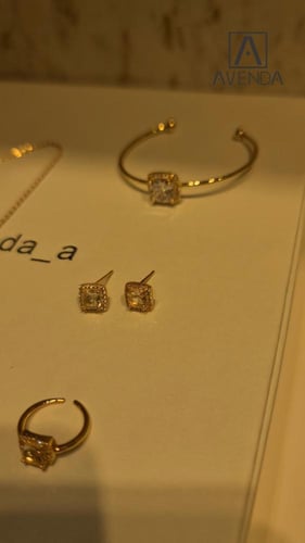 طقم اطفال مطلي ذهب