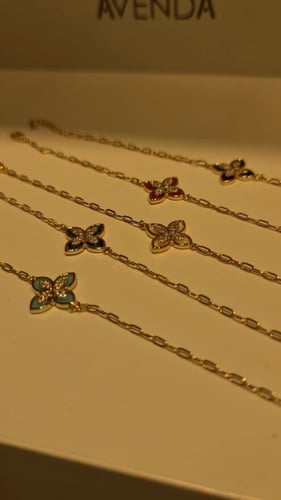 اسورة ب5 الوان