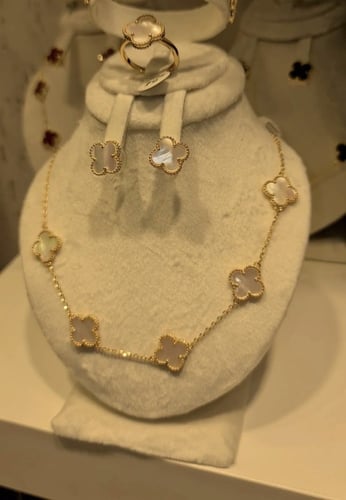 طقم الزهرة ماستر باللون الابيض