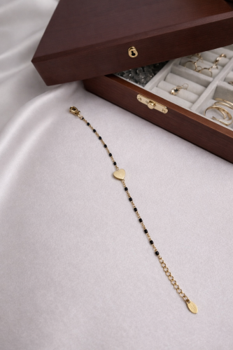 اسورة شوق اسود