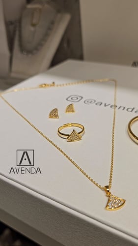 طقم اطفال فضي وذهبي