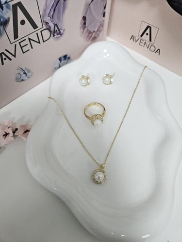 طقم للؤلؤ مطلي