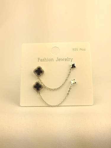 حلق مطلي فضه.