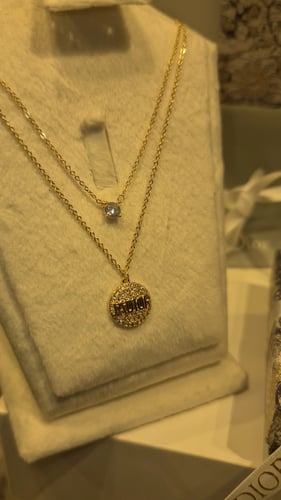 سلسال مطلي بالذهب.