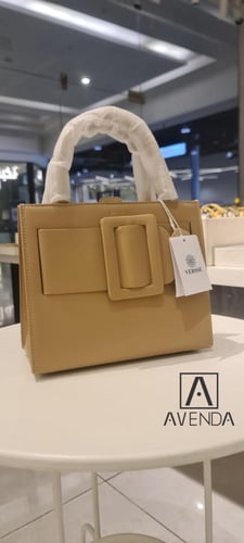 شنطة نسائية VERSSE