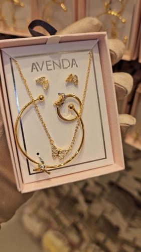 طقم اطفال مطلي ذهب